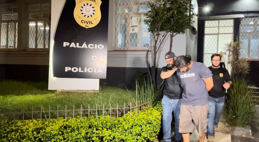 Suspeito de matar namorada e carbonizar corpo em lareira no RS confessa crime em depoimento à polícia, diz delegada