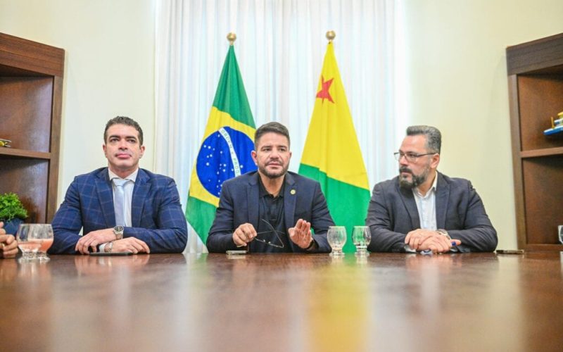 Gladson Cameli Recebe Projetos de Emendas da Bancada Federal para 2025