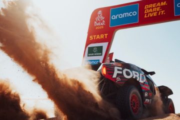 Carlos Sainz sofre acidente no Rally Dakar, mas segue na competição