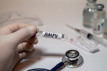 Ministério da Saúde acompanha surto de metapneumovírus humano (HMPV) na China e reforça medidas de prevenção no Brasil