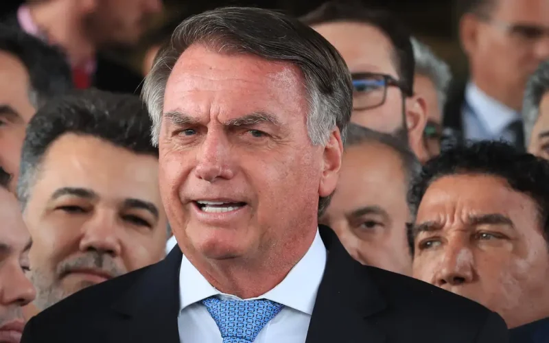 Bolsonaro passa por cirurgia de 12 horas para reconstrução abdominal após complicações intestinais