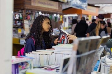 “Riqueza Cultural na Falta de Recursos: Feira do Livro garantida pela Prefeitura