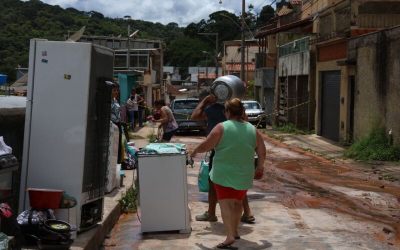 Número de mortos em Juiz de Fora e Ubá sobe para 49.