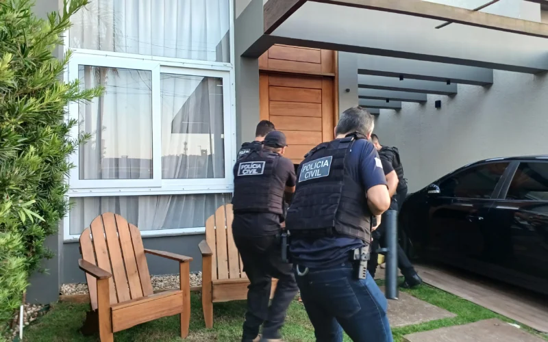 Operação policial resulta na prisão de membros de quadrilha suspeita de extorsão no Rio Grande do Sul.