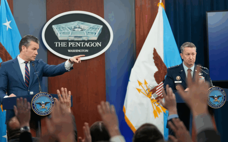 Estados Unidos dizem ter afundado navios iranianos no Golfo de Omã e ampliam ofensiva contra o Irã
