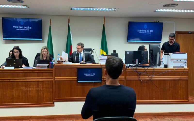 Mulher recebe sentença de 26 anos pela morte de fotógrafo em Canoas