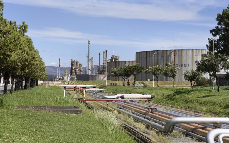 Organismo Internacional de Energia autoriza a extração de 400 milhões de barris de petróleo
