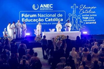 ANEC celebra 80 anos com lançamento de livro sobre a história da educação católica no Brasil