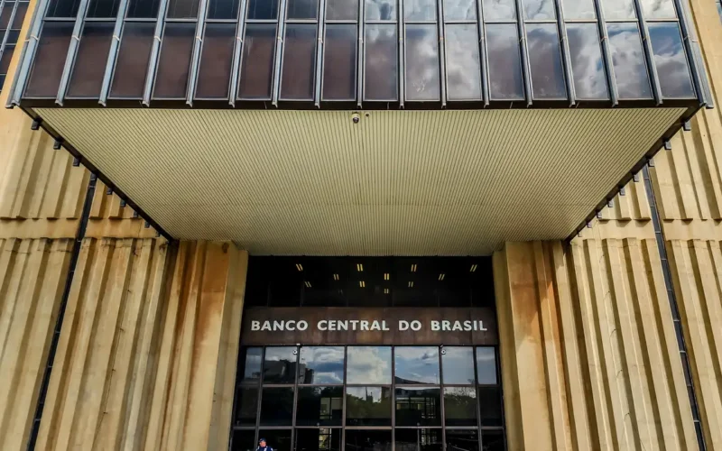 Banco Central diminui taxa de juros para 14,5% ao ano