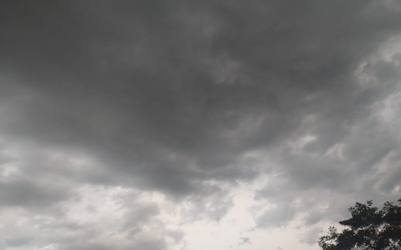 Calor intenso e possibilidade de temporais marcam a quinta-feira no RS.