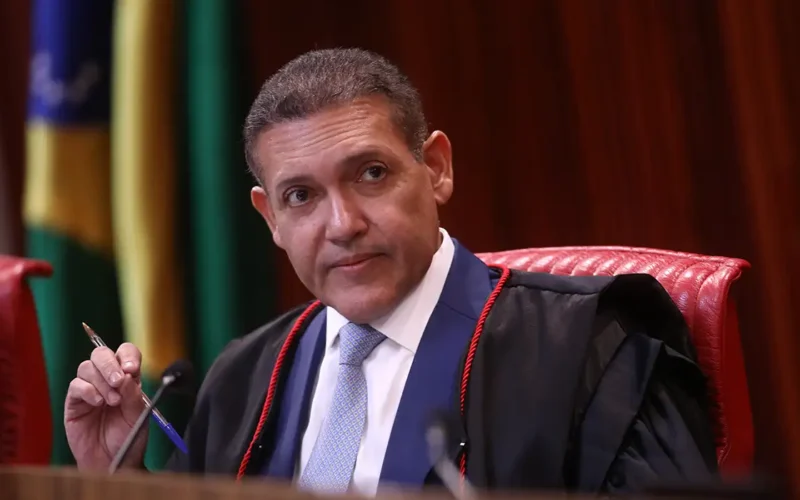Nunes Marques assume liderança do TSE e será responsável pelas próximas eleições