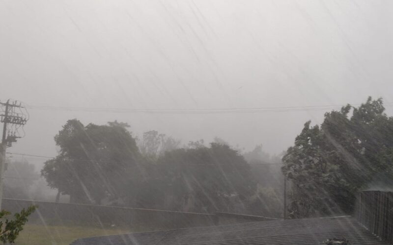 Defesa Civil alerta para tempestades e ventos de até 90 km/h no Rio Grande do Sul devido a frente fria