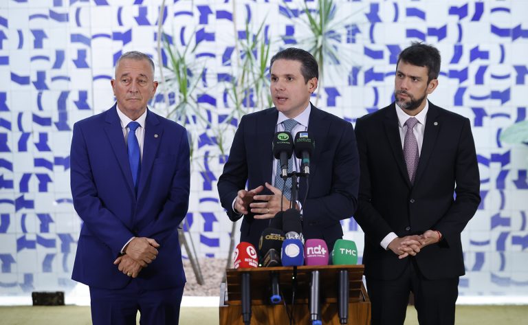 Ponto final na jornada 6 x 1: parecer do relator tem sua apresentação prorrogada