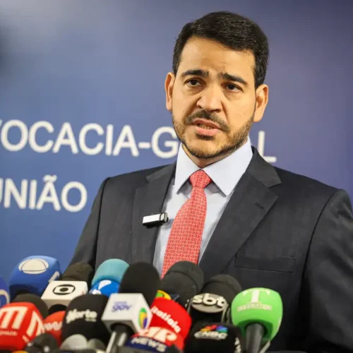 Lula anuncia nova indicação de Messias para o STF