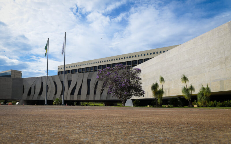 Professor de Direito acusado de crimes sexuais em Porto Alegre ganha liberdade provisória no STJ