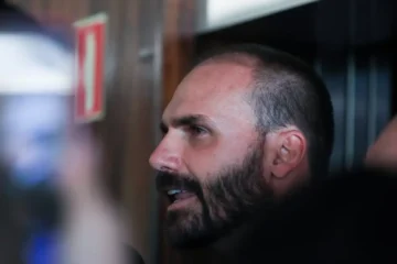 Decisão do STF sobre possível condenação de Eduardo Bolsonaro no caso tarifaço está próxima