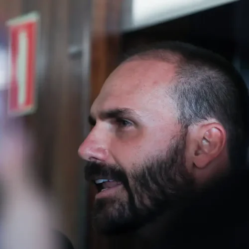 Decisão do STF sobre possível condenação de Eduardo Bolsonaro no caso tarifaço está próxima