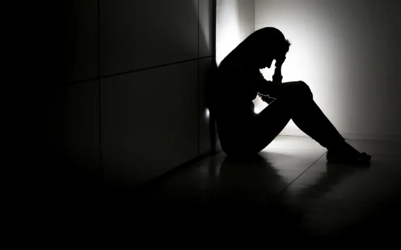 Empresas são obrigadas a implementar medidas para proteger a saúde mental de seus colaboradores