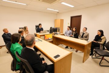 Novo pacto garante 1,4 mil novas vagas em penitenciárias do RS e reduz penalidades do Estado por falta de espaços.