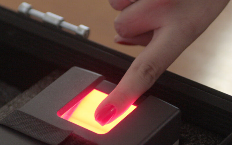 Votação em 2026 dispensará uso de biometria para eleitores
