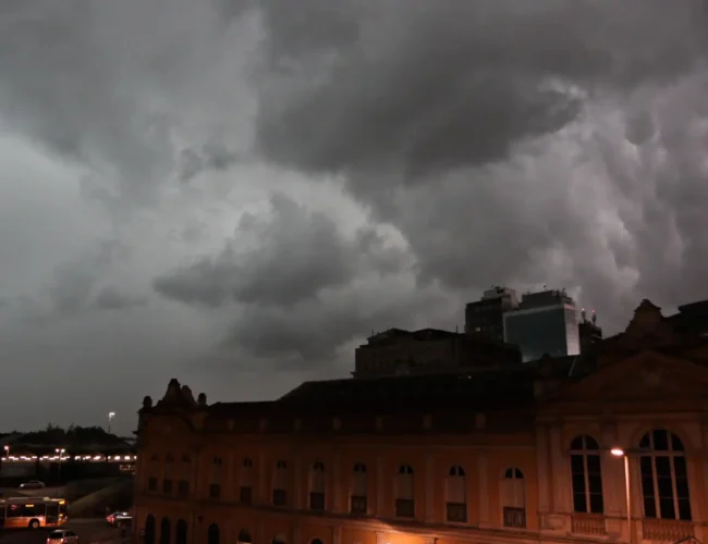 Porto Alegre se prepara para tempestades intensas neste final de semana