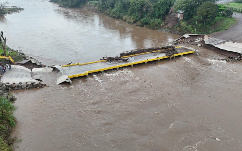 Tempestade atinge 164 cidades gaúchas e desloca mais de mil moradores