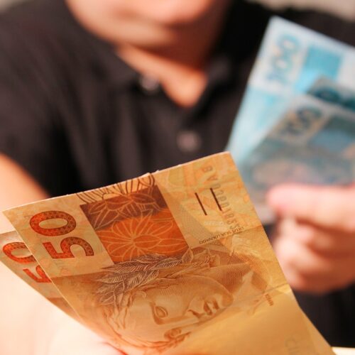 Desenrola Adimplentes oferece taxas de juros reduzidas para pagamentos pontuais de empréstimos
