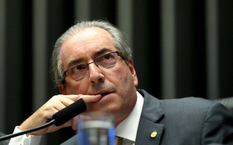 Flávio Dino ordena congelamento de R$ 6 milhões de Eduardo Cunha em apuração de irregularidades com emendas