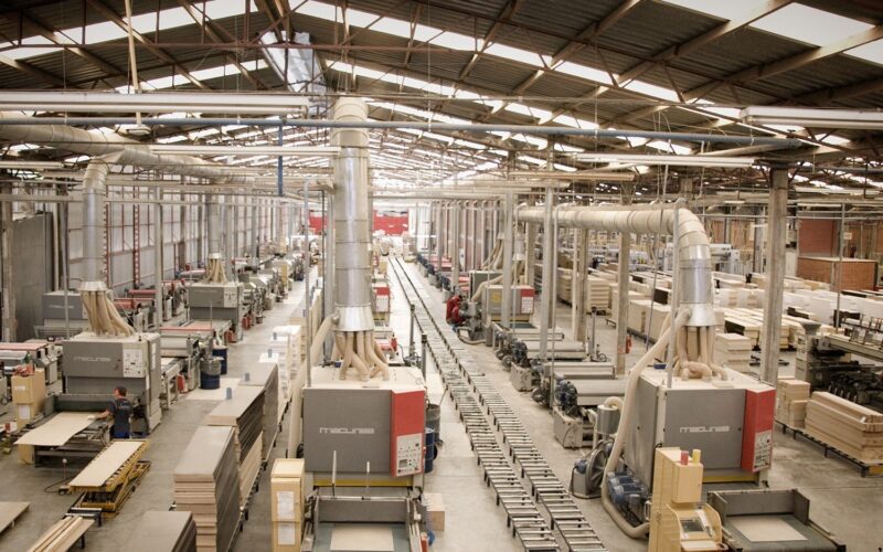 Governo oferece suporte a 2,4 mil empresas impactadas por tarifas americanas