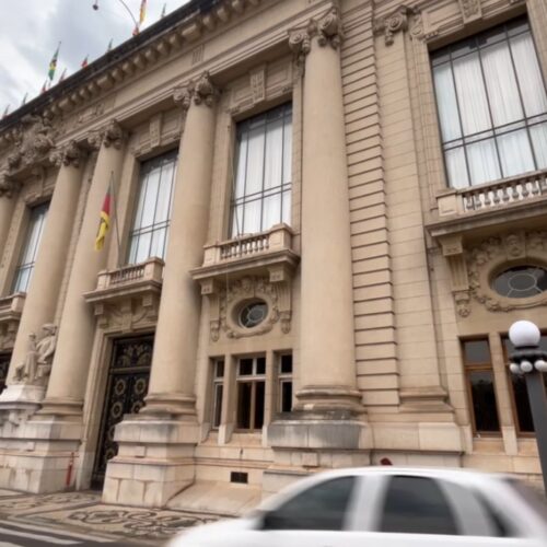 Estado do Rio Grande do Sul contestará no STF benefício de auxílio-refeição durante férias de servidores