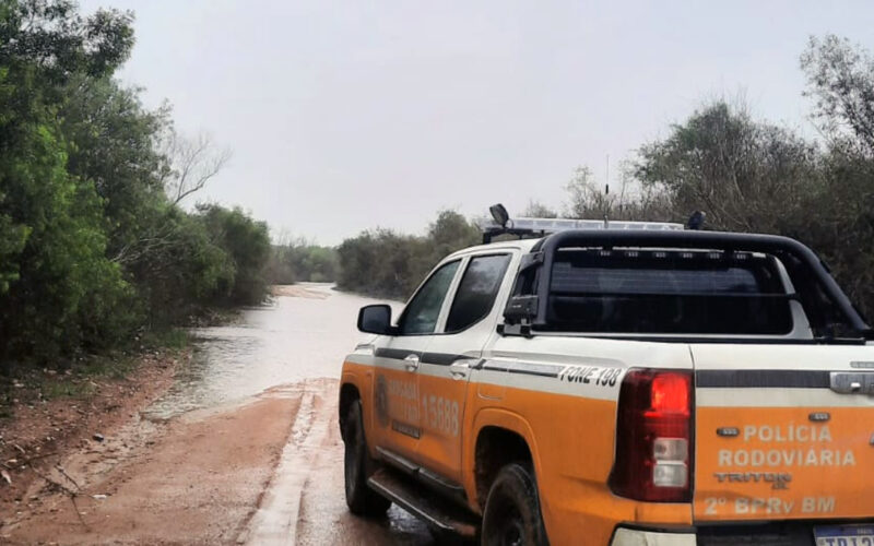 Rodovias do RS enfrentam 18 pontos de interdição total nesta quinta-feira (30)